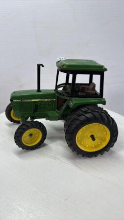 JOHN DEERE 2550 WITH DUALS