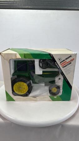 JOHN DEERE RADIO CONTROL TRACTOR