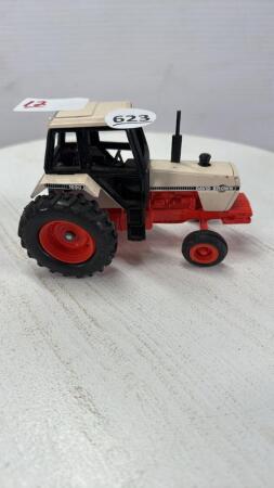 CASE DAVID BROWN 1690 TRACTOR