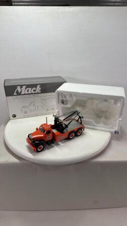 SUPER TEST 1960 MACK B-61 TOW TRUCK