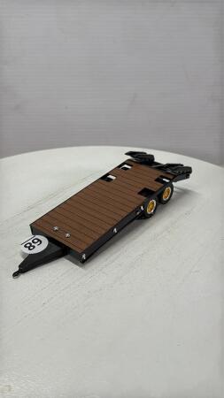 TANDEM DUAL AXLE BEAVER TAIL TRAILER