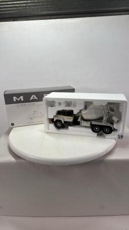 CBM ST MARYS CEMENT MACK R MODEL MIXER