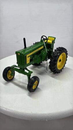 JOHN DEERE 720 TRACTOR