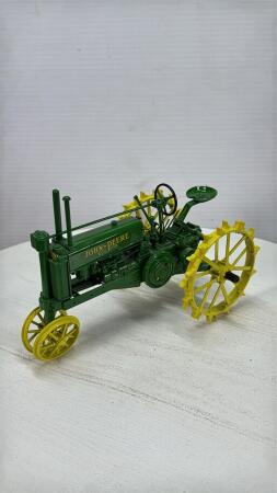 JOHN DEERE STEEL WHEELED NARROW TRACTOR