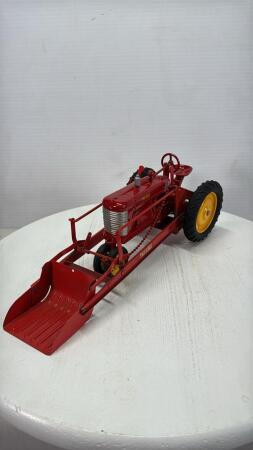 TRU-SCALE NARROW TRACTOR W/TRU-SCALE LOADER