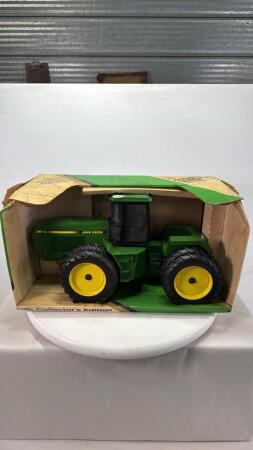 JOHN DEERE 8760 4WD TRACTOR WITH DUALS