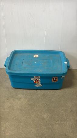 RUBBERMAID RUFF NECK TOTE WITH LID