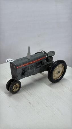 TRU-SCALE NARROW TRACTOR