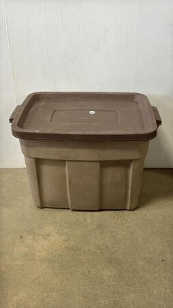 RUBBERMAID RUFF NECK TOTE WITH LID