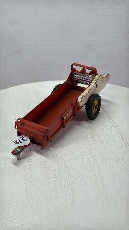 TRU-SCALE MANURE SPREADER