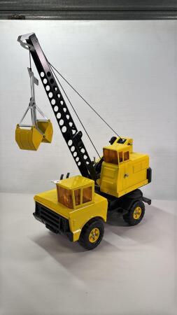 TONKA CRANE WITH CLAM BUCKET