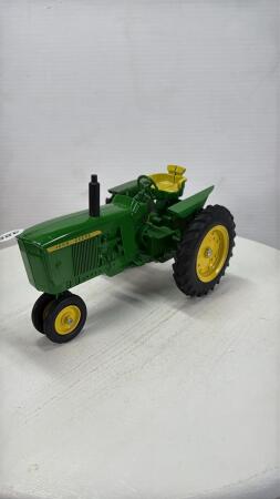 JOHN DEERE NARROW FRONT TRACTOR