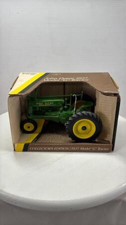 JOHN DEERE 1937 MODEL G NARROW TRACTOR