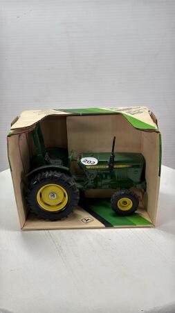 JOHN DEERE COMPACT UTILITY TRACTOR