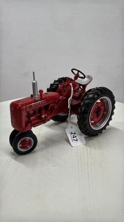 FARMALL C TRACTOR