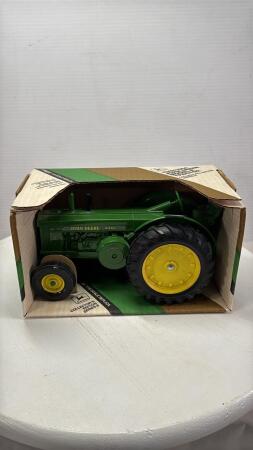 JOHN DEERE 1949/1954 MODEL R TRACTOR