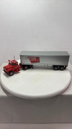 HUTTON MACK R-600 TRUCK & TRAILER