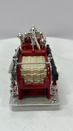 Modellino Ertl 1:30 – Camion Pompieri Ahrens-Fox 1937 – Edizione Limitata 101° Anniversario Omro WI