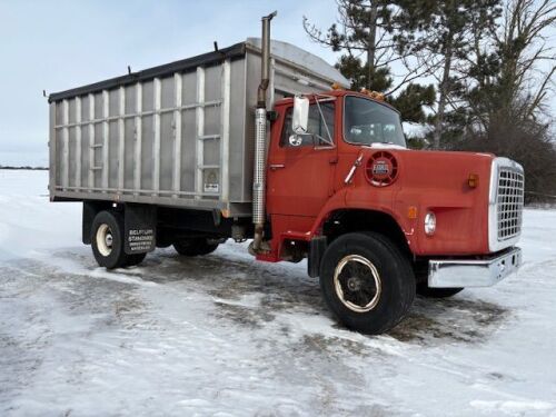1985 Ford 8000 Diesel Truck