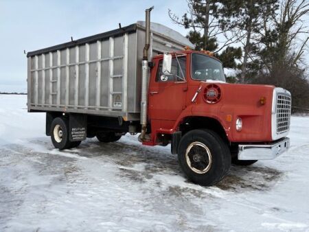 1985 Ford 8000 Diesel Truck