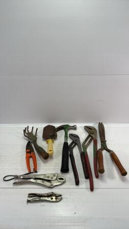 ASSORTED LOT OF HAND TOOLS