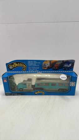 FORD AEROMAX WITH TOWN TRAILER