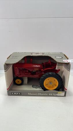 MASSEY HARRIS 44 SPECIAL NARROW FRONT TRACTOR
