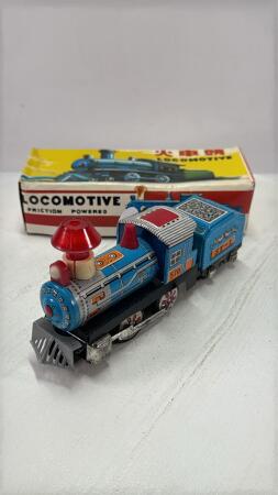 FRICTION POWDERED LOCAMOTIVE TIN TRAIN