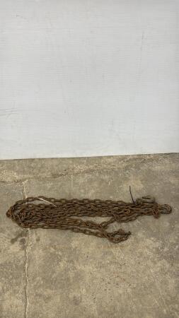 19FT - 1/4IN CHAIN WITH 2 HOOKS