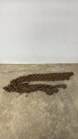 12FT - 5/16IN CHAIN WITH 2 HOOKS