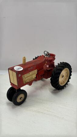 FARMALL M NARROW TRACTOR