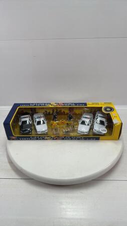 POLICE CAR PLAY SET