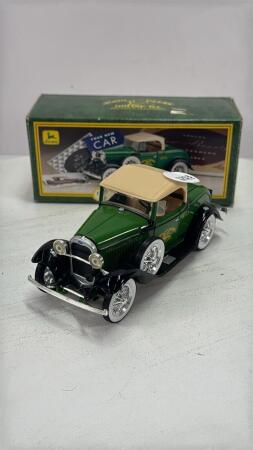 JOHN DEERE 1930 FORD MODEL A ROADSTER