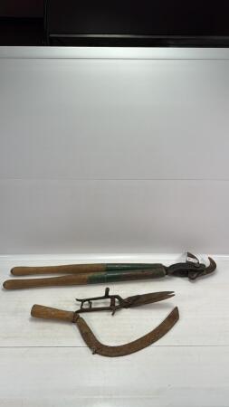 GARDEN TOOL LOT