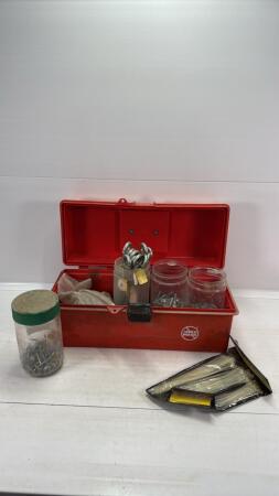 BENCHMARK PLASTIC TOOLBOX WITH CONTENTS