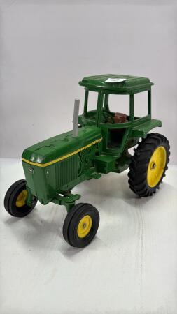 JOHN DEERE TRACTOR