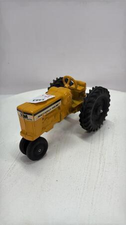 MINNEAPOLIS MOLINE NARROW FRONT TRACTOR