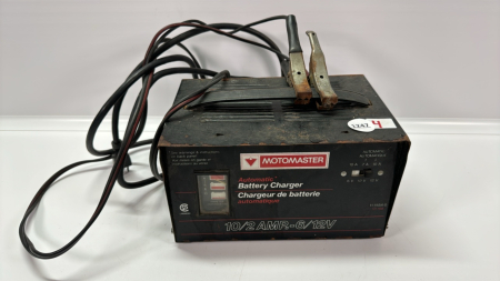 Motomaster Battery Charger