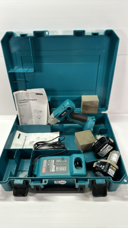 Makita 12 Volt Cordless Impact Driver -See Notes