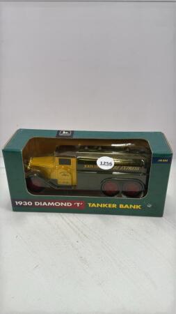 JOHN DEERE LUBE EXPRESS 1930 DIAMOND 'T' TANKER
