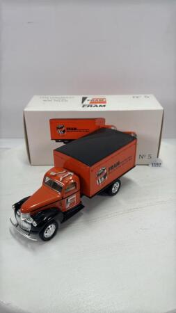 FRAM 1942 DODGE 1.5 TONNE BOX TRUCK