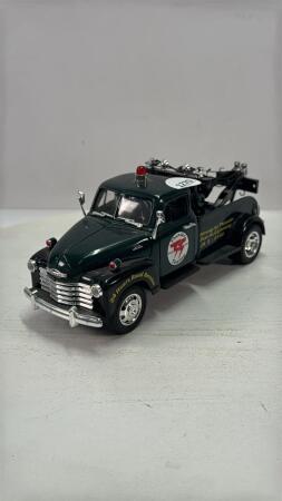 THUNDER TOWING 1953 CHEVY WRECKER