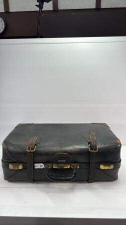EATONIA VINTAGE LEATHER SUITCASE