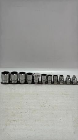 SET OF SNAP-ON SHALLOW STANDARD 3/8" DRIVE SOCKETS
