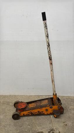 FLOOR JACK