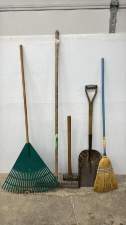 GARDEN TOOL LOT