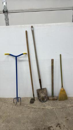 GARDEN TOOL LOT