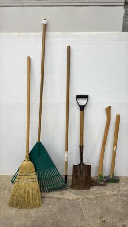 GARDEN TOOL LOT