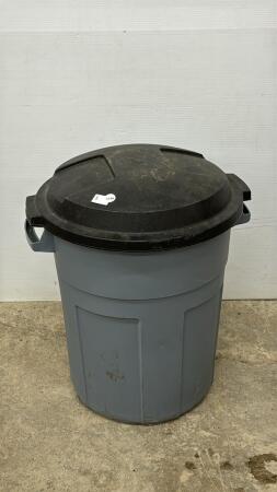 20 GAL RUFF NECK RUBBERMAID GARBAGE CAN & LID
