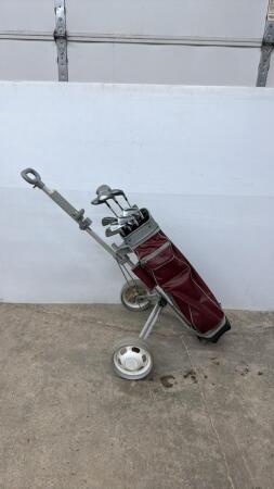 SET OF RIGHT HANDED GOLF CLUBS WITH BAG & CART